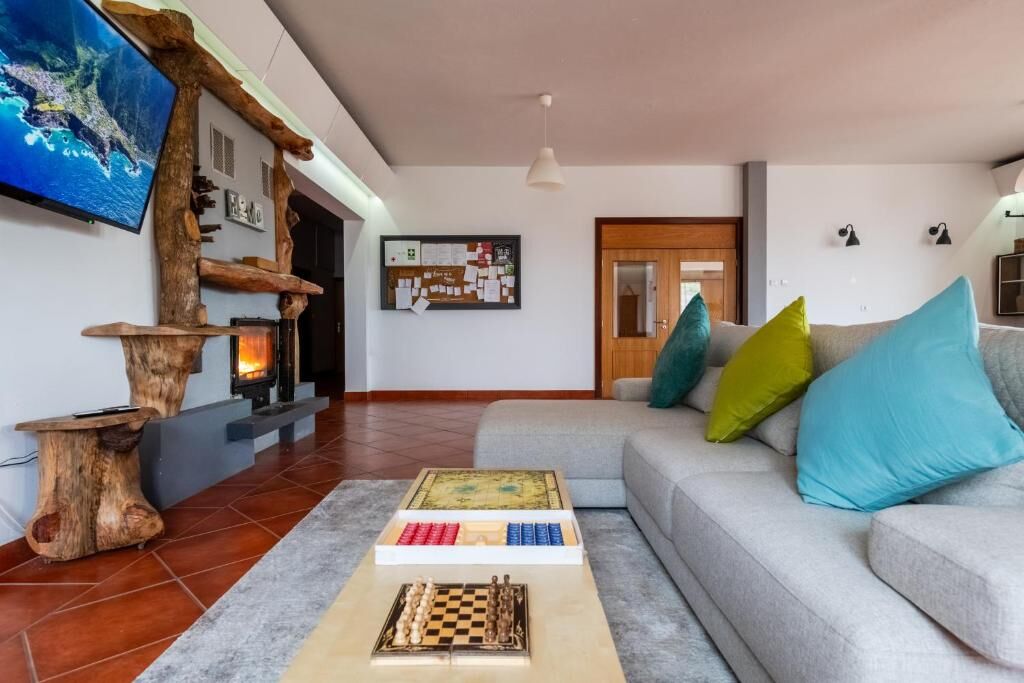 Second lounge with board games